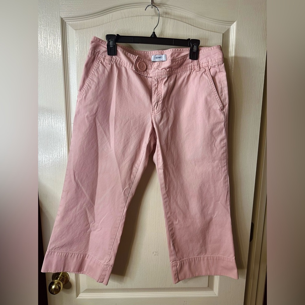 Old Navy Light Pink Capri Pants